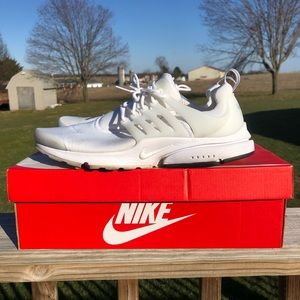 White Nike Presto